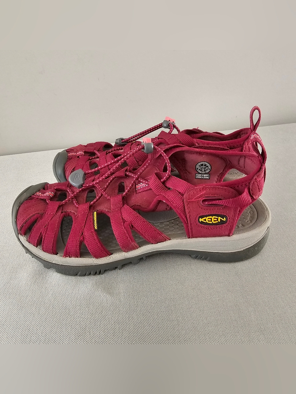 KEEN Whisper Womens Waterproof Hiking Sandals, Shoes